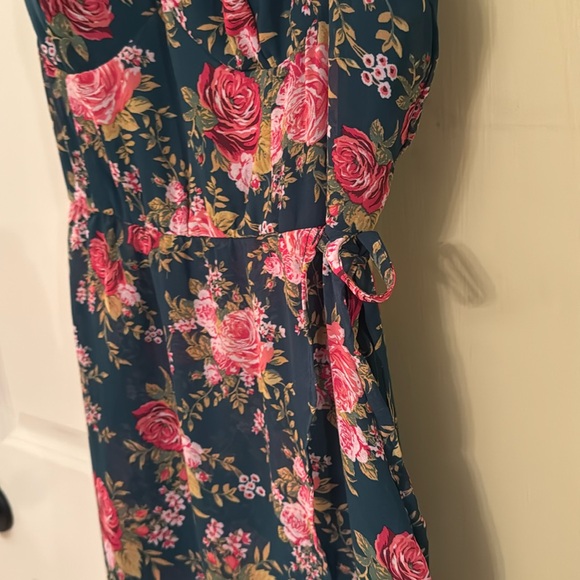 Lily Rose. Hi-Low Dress. Medium. NWT - Picture 3 of 5